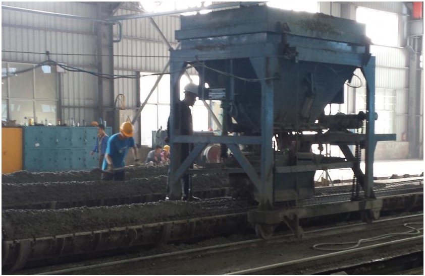 無(wú)擋板移動(dòng)喂料車圖